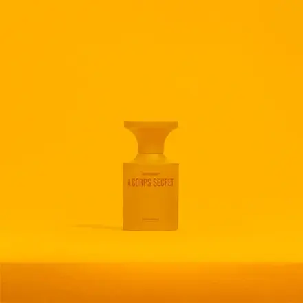 BORNTOSTANDOUT À Corps Secret